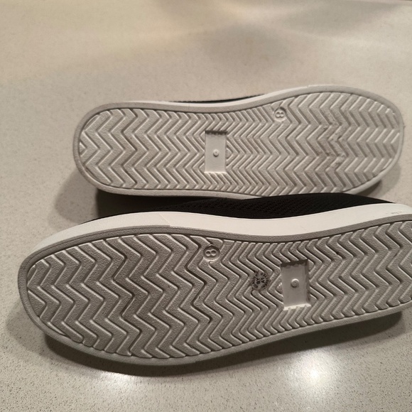 Shoes - Picture 5 of 5